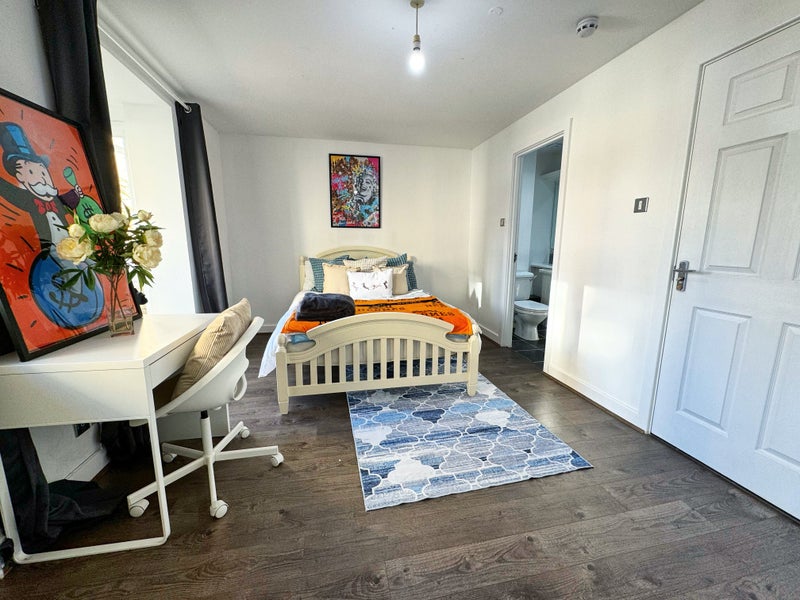 Fantastic Studio Style Bedroom with Bathroom in an Amazing Riverfront Townhouse