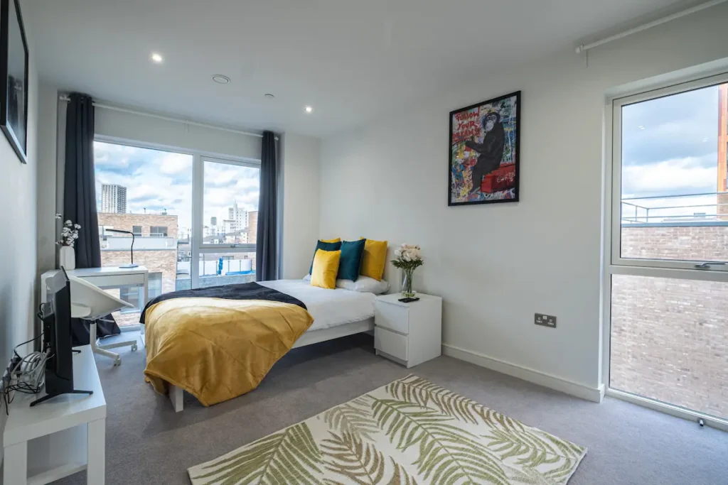 Luxury 3 Bedroom | 2 Bathroom Penthouse in Canary Wharf