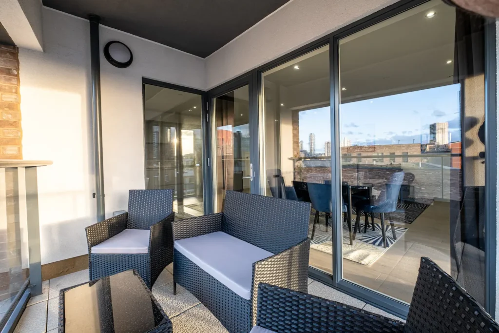 Luxury 3 Bedroom | 2 Bathroom Penthouse in Canary Wharf