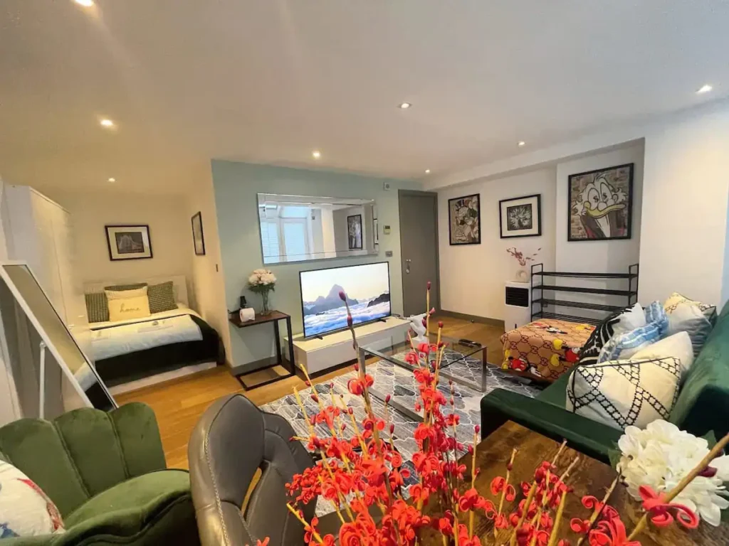 Private Studio Style Bedroom in Central London