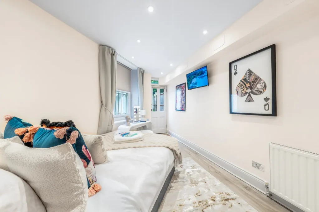 Luxury 2 Bedroom 2 Bathroom Apartment in Knightsbridge