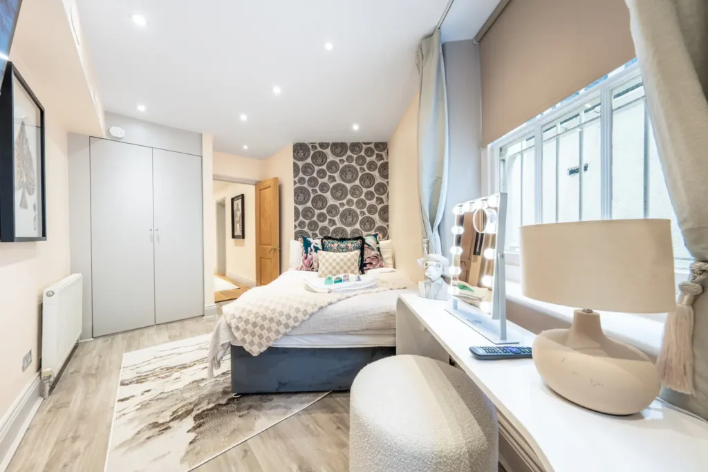 Luxury 2 Bedroom 2 Bathroom Apartment in Knightsbridge