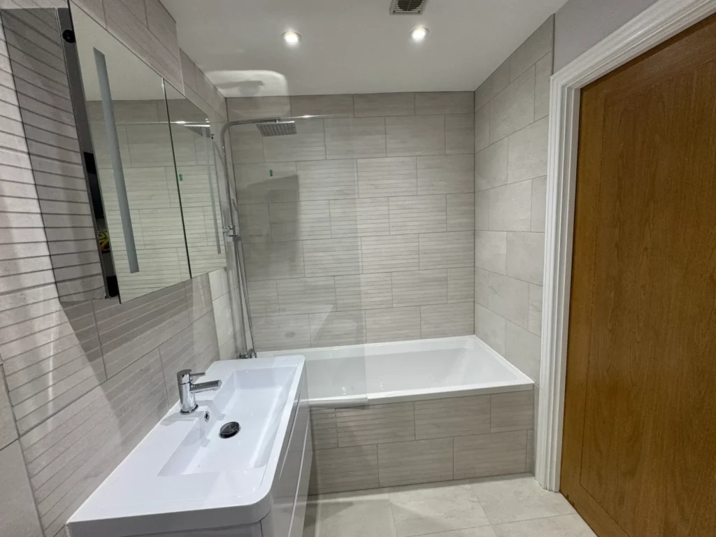 Balcony Double Room – Wards Wharf E16