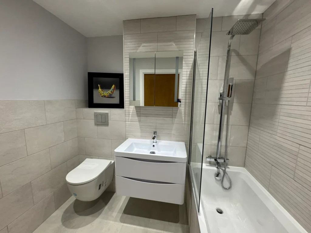 Balcony Double Room – Wards Wharf E16