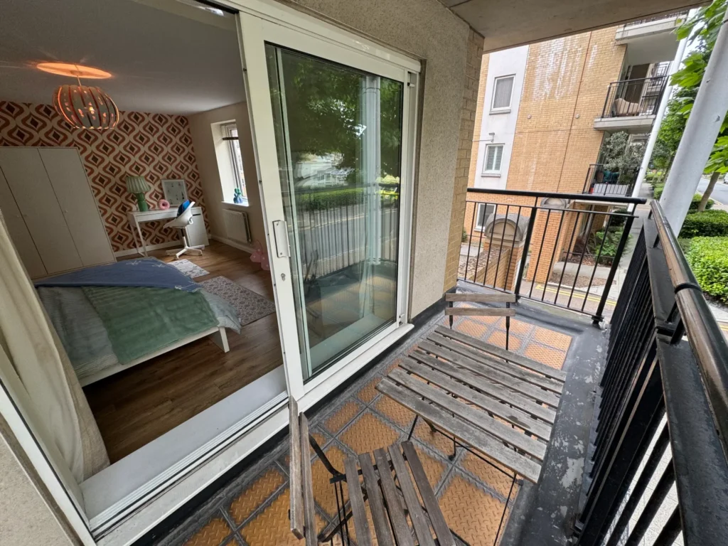 Balcony Room w/ View – Keel Court, E14