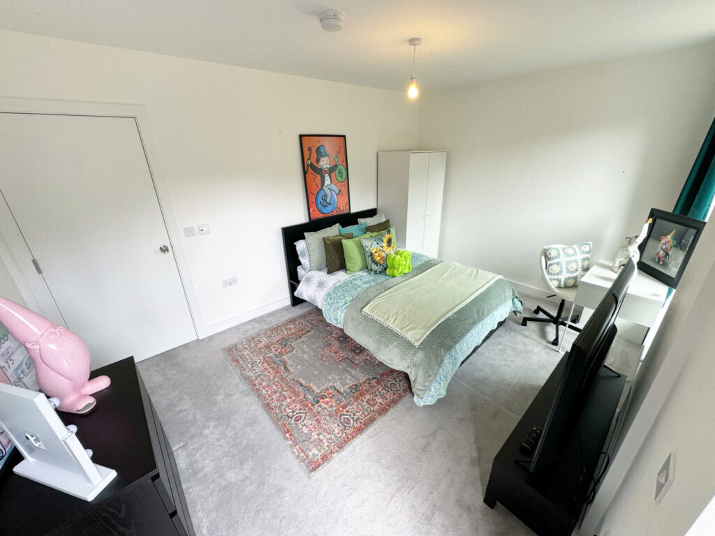 Escapade Place, E14 0WG - London - E14