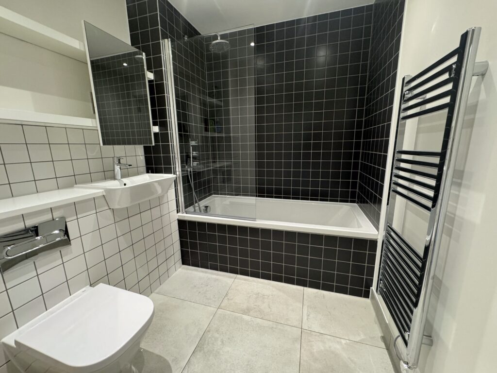 Escapade Place, E14 0WG - London - E14