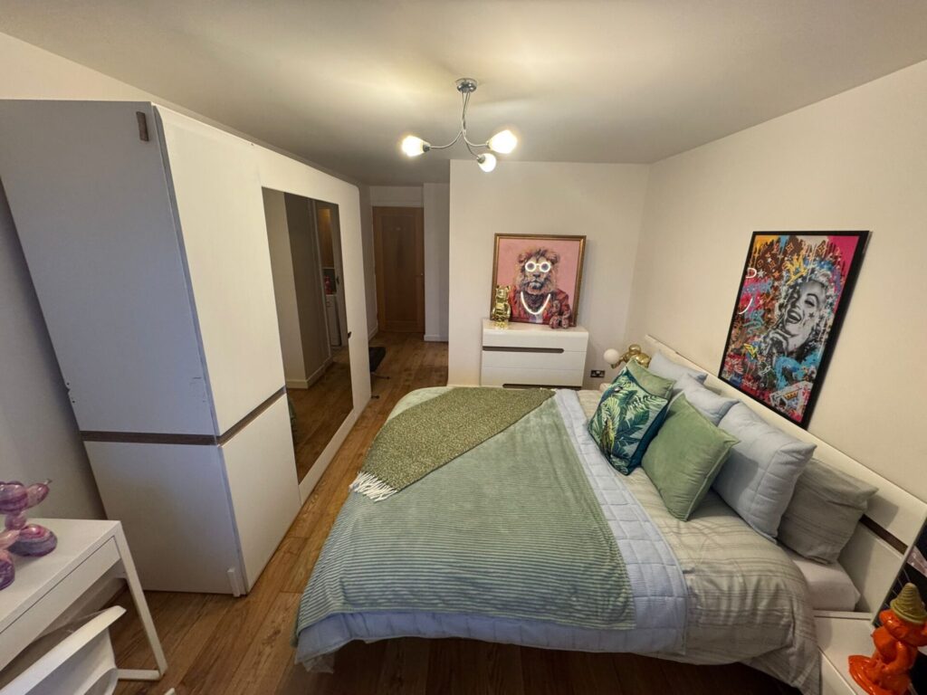 Jamestown Way - Canary Wharf - London - E14