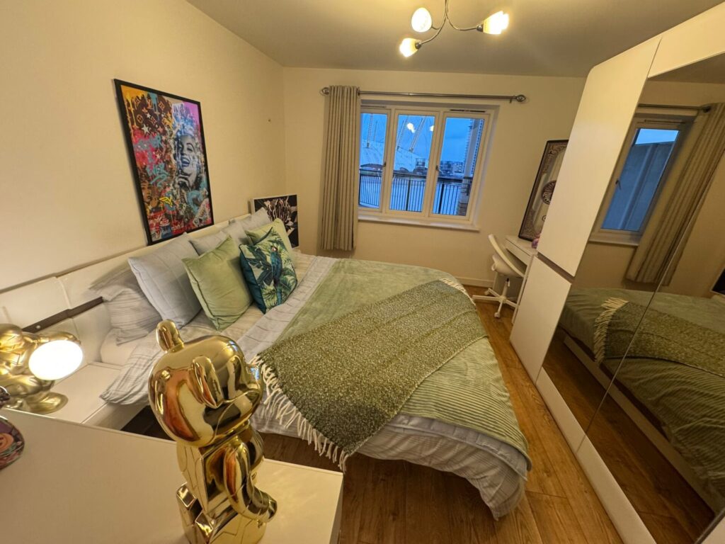 Jamestown Way - Canary Wharf - London - E14