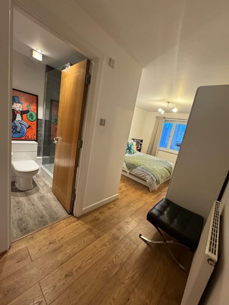 Jamestown Way - Canary Wharf - London - E14