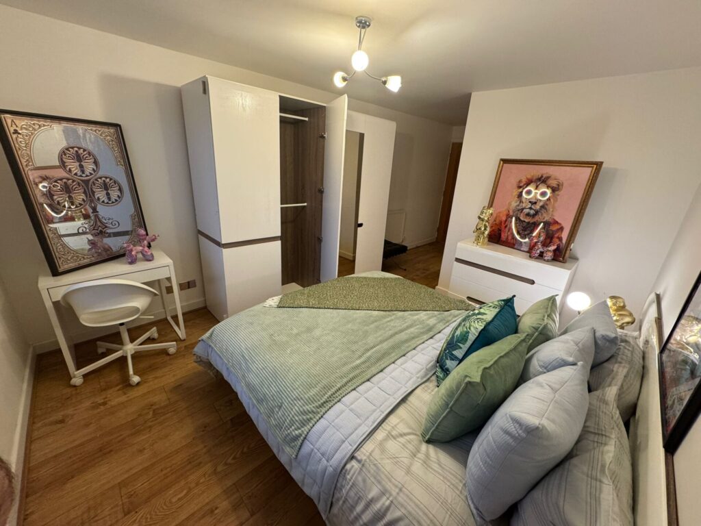 Jamestown Way - Canary Wharf - London - E14